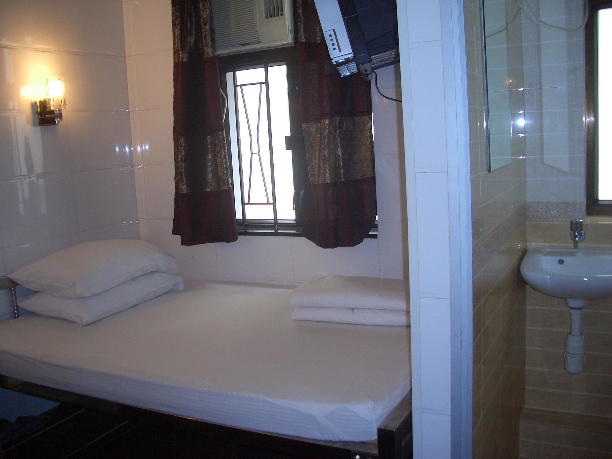 Maple Leaf Guest House Hong Kong Exterior photo