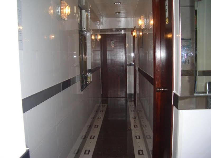 Maple Leaf Guest House Hong Kong Exterior photo